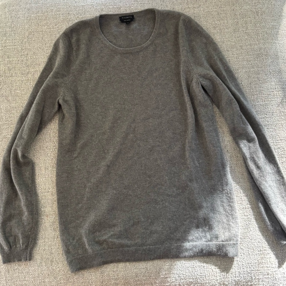 Talbots Women's Elegant Gray Cashmere Crew Neck Sweater